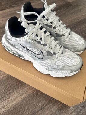 W Nike Zoom Air Fire - new